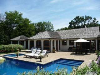 17 Kew Ct, Northport NY  11768-1146 exterior
