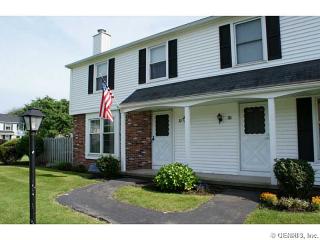 32 Springwood Dr, Webster, NY 14580-2812