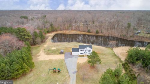 9616 Rapidan Dr, Fredericksburg, VA 22407-1526