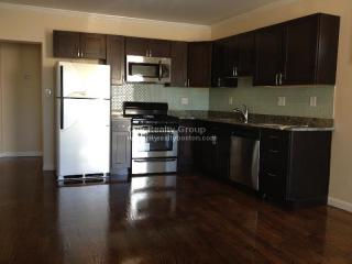 75 Elm St, Watertown MA  02472-2822 exterior