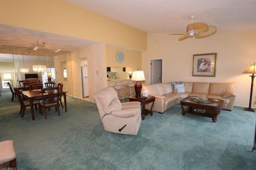 784 Willowbrook Dr, Naples, FL 34108-8535