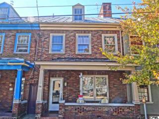 68 Pomfret St, Carlisle, PA 17013-3312