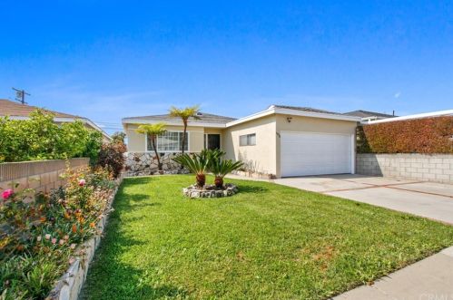 4826 140th St, Hawthorne, CA 90250-6517