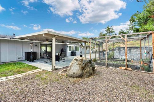 2855 Victoria Dr, Alpine CA  91901-3669 exterior