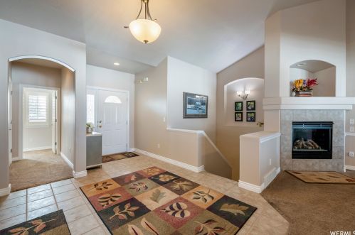 1238 Bateman Point Dr, Taylorsville, UT 84084-2590