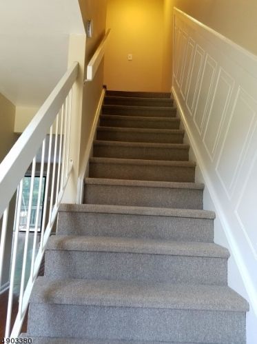 603 Maple Hill Dr, Woodbridge NJ  07095-4107 exterior