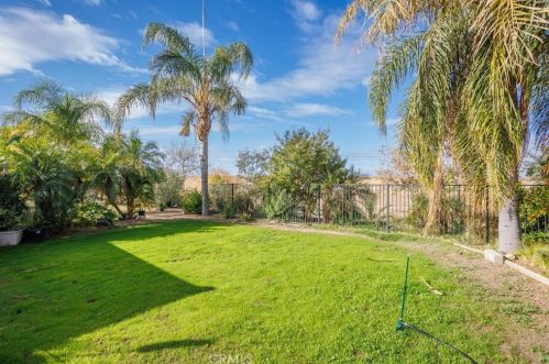 6608 Montagna Dr, Bakersfield CA  93306-7658 exterior