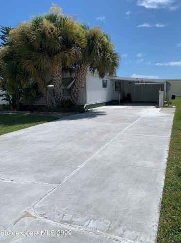 902 Midway St, Sebastian, FL 32976-7802