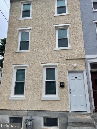 210 Chestnut St, Norristown PA  19401-4037 exterior