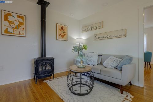 18448 Standish Ave, Hayward CA  94541-1323 exterior