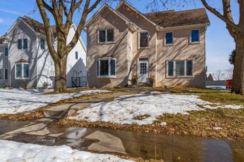 1924 Washburn Ave, Minneapolis MN 55411-2326 exterior