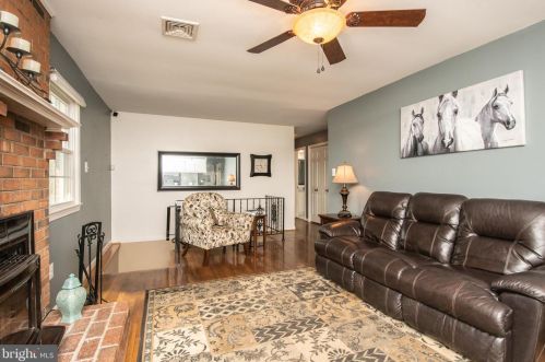 20557 Gleedsville Rd, Leesburg VA 20175-6532 exterior