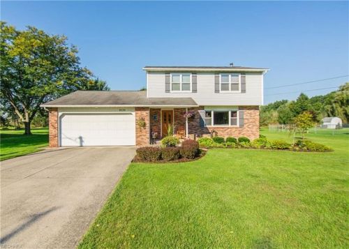 9836 Island Rd, North Eaton, OH 44044-9491