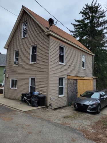 13 Montour St, Canonsburg, PA 15317-5635