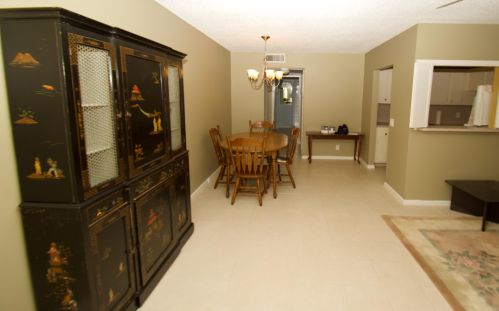 328 Southampton B, West Palm Beach, FL 33417-7809