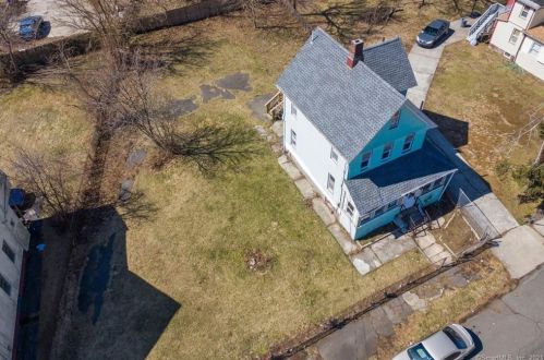 289 Carroll Ave, Bridgeport CT  06607-1801 exterior
