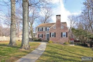 45 Sunset Ave, Verona, NJ 07044-5127