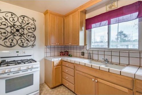 555 Leigh Ave, San Jose CA  95128-2327 exterior