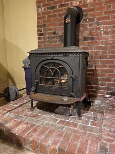 6 Traders Ct, Norwich CT  06360-7018 exterior