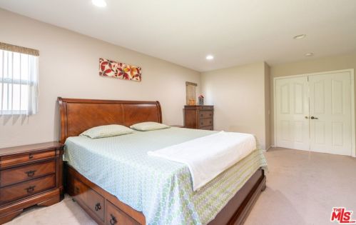 23721 Stagecoach Way, Santa Clarita CA  91354-0722 exterior