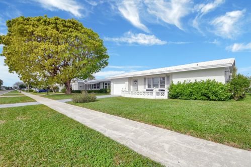 716 18th St, Boynton Beach, FL 33426-5425