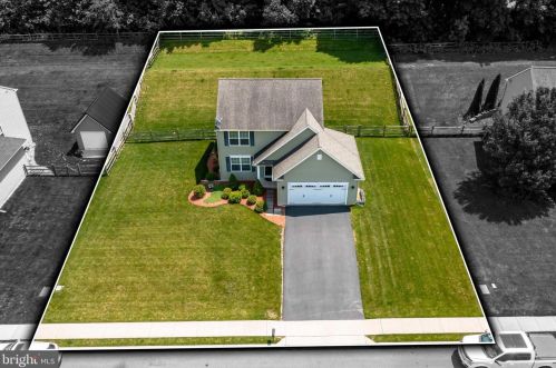 422 8th Ave, Parkesburg PA  19365-1360 exterior