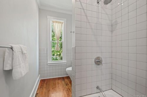 10 Bay View Ter, Newburgh NY  12550-6002 exterior