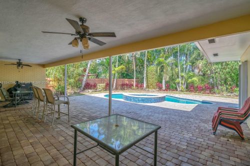 3901 36th Ave, Hollywood, FL 33021-1916