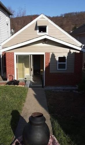 906 Vermont Ave, Glassport, PA 15045-1735