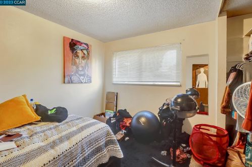 3201 Arkansas St, Oakland CA 94602-3707 exterior