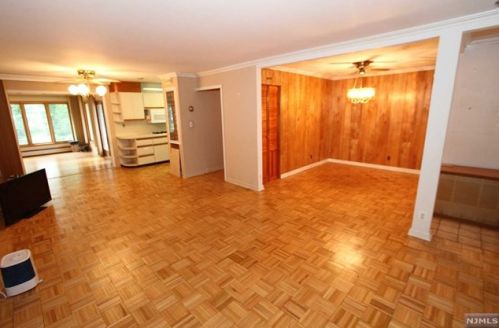 434 Harristown Rd, Ridgewood NJ  07452-2836 exterior