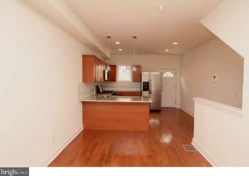 417 Mercy St, Philadelphia PA  19148-2506 exterior