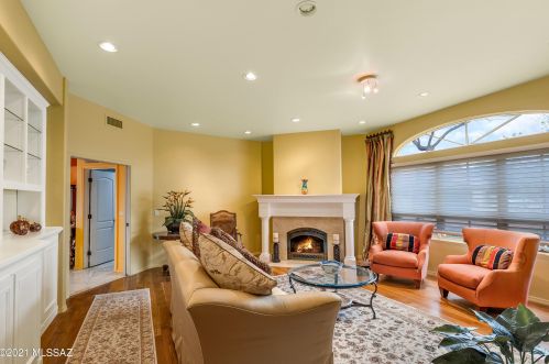 2111 Fennimore Ave, Tucson, AZ 85749-8003