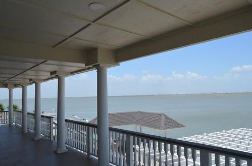 534 Paradise, Galveston TX  77554-6189 exterior