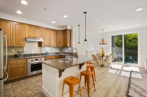819 Gaspar Vis, San Jose, CA 95126-3534