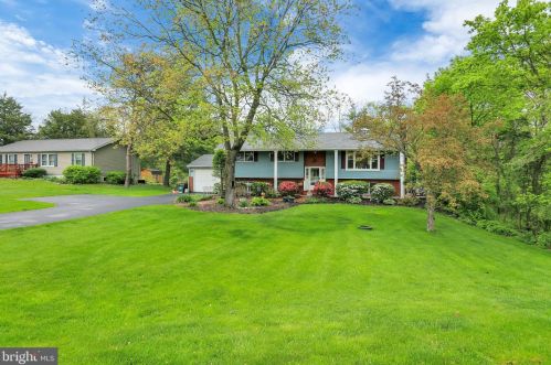 1029 Johnson Dr, Gettysburg, PA 17325-8971