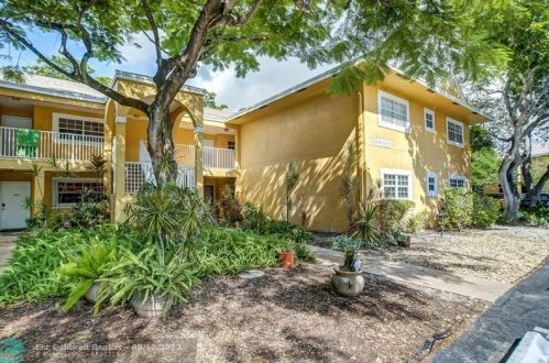 401 10th St, Dania Beach FL  33004-4532 exterior