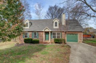 108 Deepwood Ct, Clarksville, TN 37042-5945