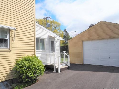 105 Broad St, Manchester, CT 06042-2931