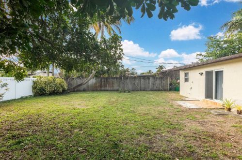 7720 35th St, Hollywood FL  33024-2213 exterior