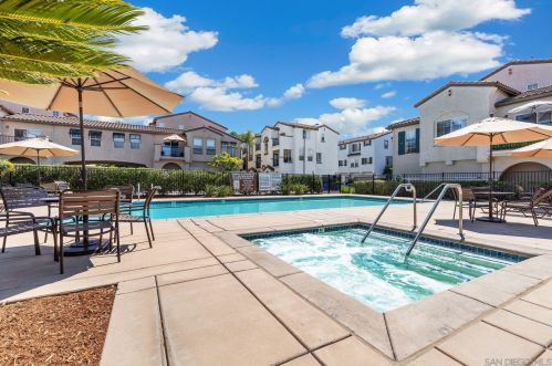 6282 Via Trato, Carlsbad CA  92009-6084 exterior