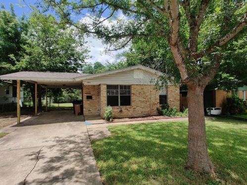 1803 Forest Hill Dr, Austin TX  78745-1720 exterior