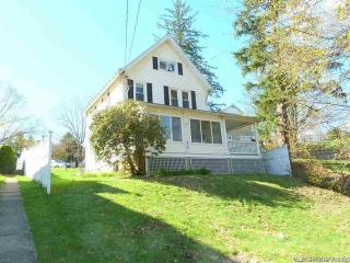 129 Vineyard Ave, Highland, NY 12528-1715