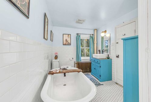 21 Chestnut St, Rhinebeck NY  12572-1516 exterior