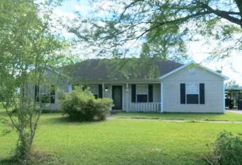 621 Henry St, Church Point, LA 70525-3307