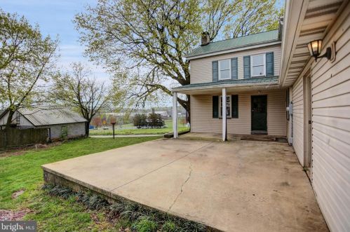 148 Reinholds Rd, Swartzville PA  17569-9654 exterior