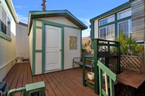 1075 Space Park Way, Mountain View CA  94043-1407 exterior