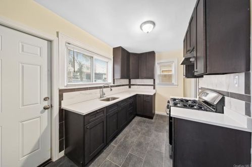 4215 Gunther Ave, Bronx, NY 10466-2007