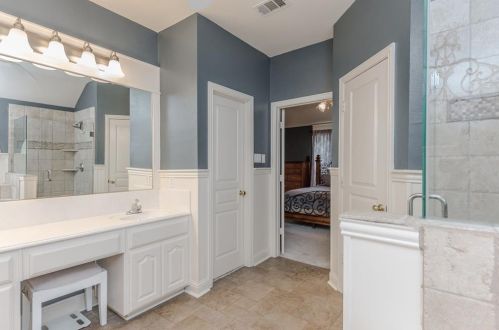 2112 Huron Cir, Denton TX  76210-2951 exterior