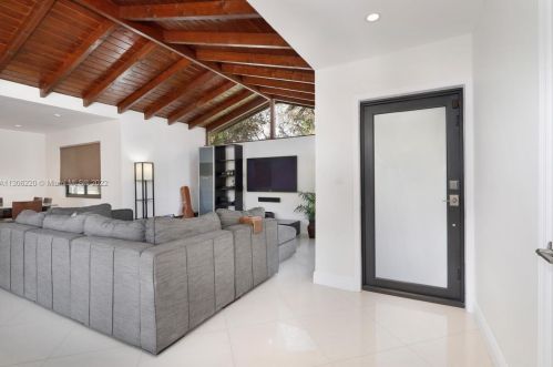 8520 103rd St, Miami FL  33156-2437 exterior